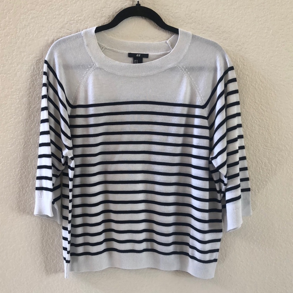 Lightweight sweater size M